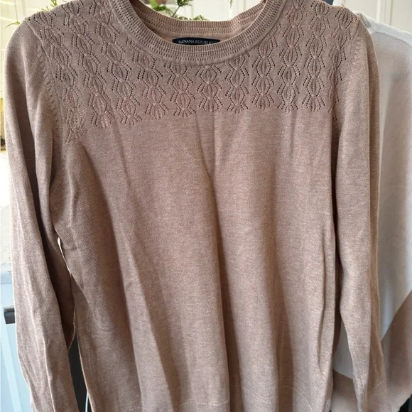 Neutral Tone Tops - Picture 4 of 9